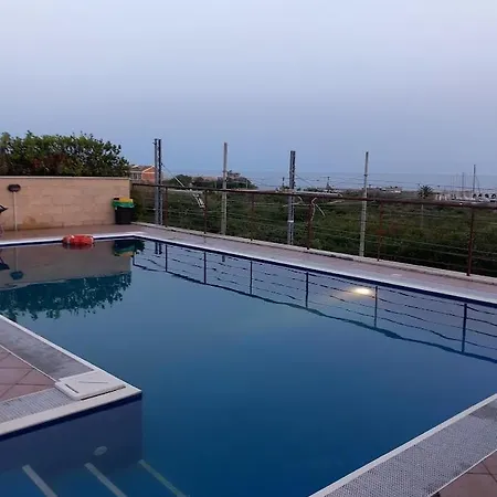 Vacanza Mare 2 לינה וארוחת בוקר צ'יוויטווקיה